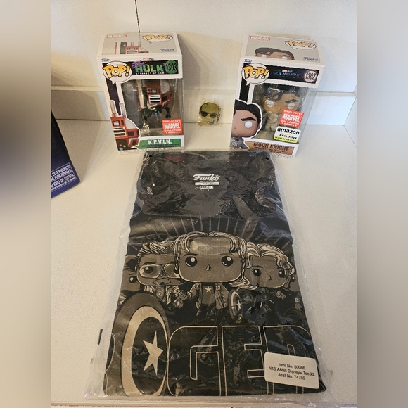 NIB exclusive Funko pop Disney+ Marvel Collector Corps Box - Picture 2 of 12